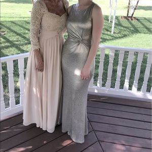 Calvin Klein Gorgeous champagne gown 🤍